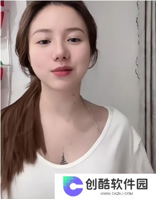 女主播吐槽亲弟太丑，直言自己身材颜值更好，网友：你都不是原装了