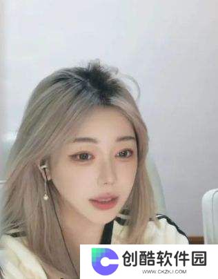 刘飞儿打算买小米su7，不料遭父母接连劝阻，称有60w不如买别的车