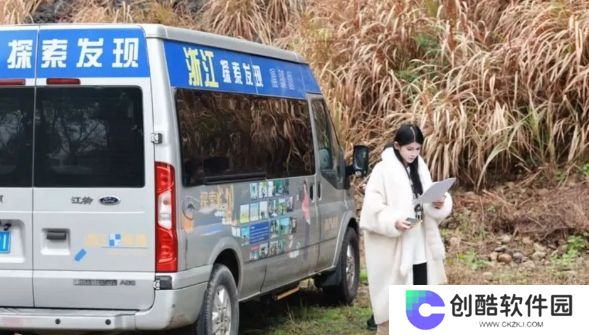狗头萝莉录综艺首日，素颜形象太美，清纯气质绝佳，网友：越来越好了