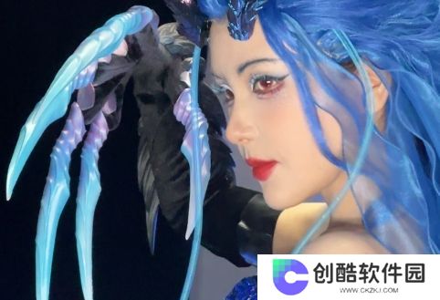 LPL女主持Rita扮演龙王敖闰，妆造还原太吸睛，想和她做个交易吗？
