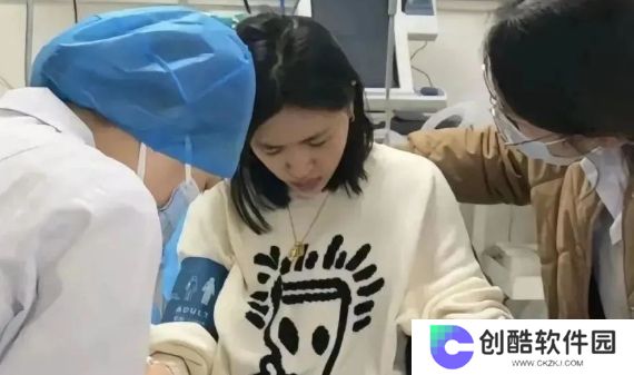 小杨哥徒弟小黄被曝赔不起天价违约金，吃药被抢救，本人回应来了