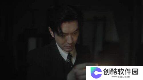《潜渊》惊艳：失忆特工引爆谍战新玩法，黄晓明“去油”重返上海滩